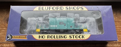 Bluford Tiendas Tiendas Transferencia Caboose-Techo Corto Penn Central # 18096 | Condition: New