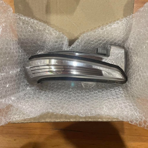 Toyota OEM 81730-30172 Door Mirror Turn Signal Lamp RH for Crown AZSH20 F/S