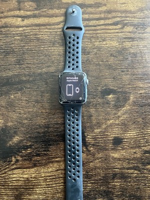 Apple Watch Series 3 (42mm, Space Gray Aluminum, GPS) w/Black Sport Band