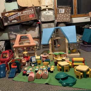 Vintage Little Tikes House, Grandmas House, And Accessories Lot