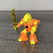 Takara Hasbro Battle Beasts Icky Iguana #29 Figure Weapon Fire Rub