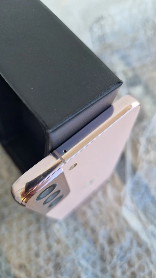 Samsung Galaxy S22 256 GB Dual SIM • Rosa/Oro  - Immagine 4 di 4