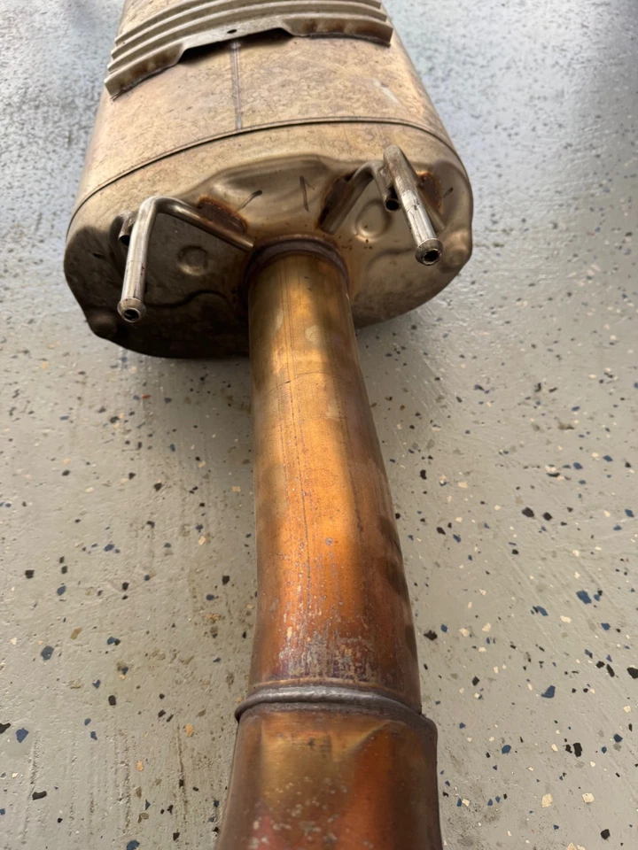 Toyota Tundra 2024 Platinum - Stock sistema de escape OEM Foto 3 de 4