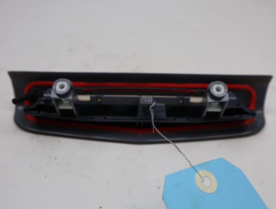 Feux stop supplementaire occasion OPEL CORSA IV Phase 2 - 1.4 TWINPORT 100ch - - Imagen 4 de 4