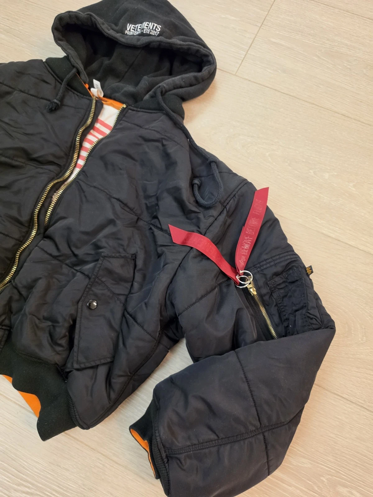 RARE! Vetements X Alpha Industries Cropped Bomber Jacket Size L - product detail image 3