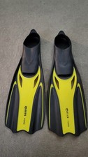 Mares Unisex Manta Yellow Black Snorkeling Full Foot Fins Size 7.5-8.5