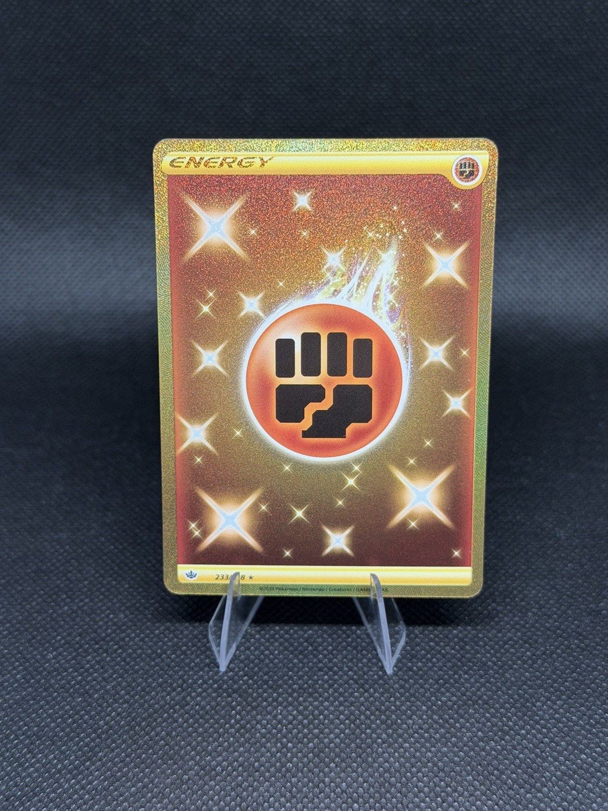 Fighting Energy 233/198 Gold Secret Rare 2021 Pokemon Chilling Rare Card NM