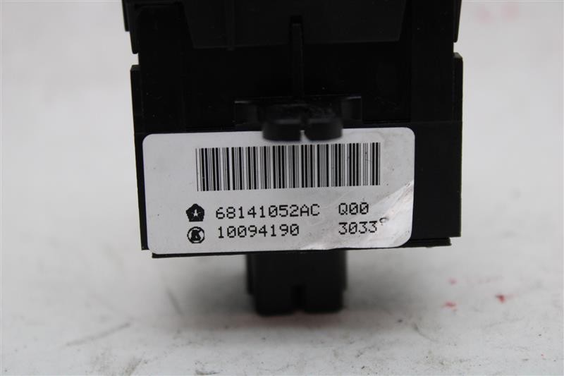 FRONT DOOR WINDOW SWITCH Maserati Quattropo 2014 14 68141052AC 1094325