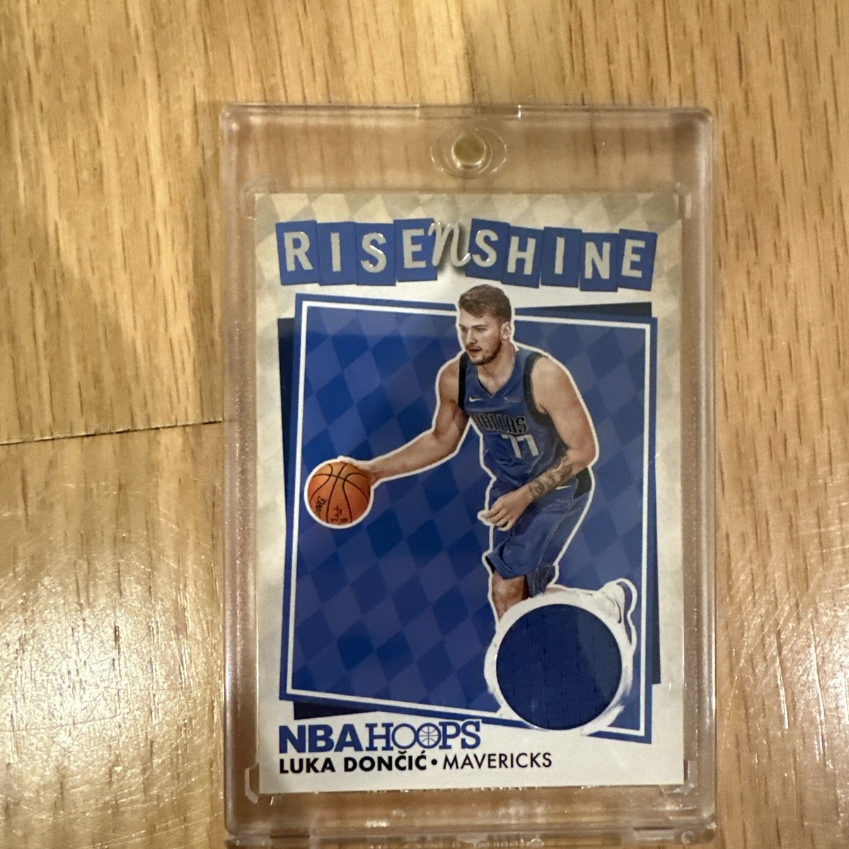 2018-19 Panini NBA Hoops Rise N Shine Patch Luka Doncic Rookie RC