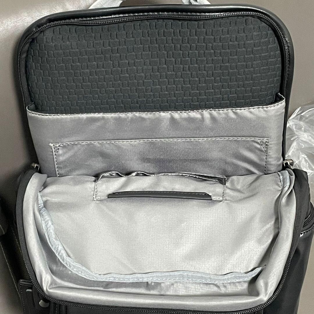 TUMI ALPHA3 Flap pack Backpack ALL Leather Black Medium TUMI ALPHA3 Flap pack Backpack ALL Leather Black Medium