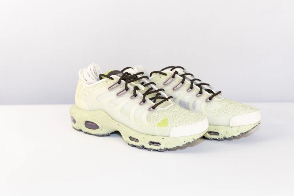 Size 7 - Nike Air Max Terrascape Plus phantom/ vivid green-olive aura - Image 4 of 4