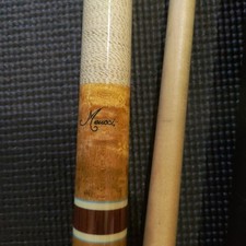 Meucci billiard cue, wood grain finish. . 0918