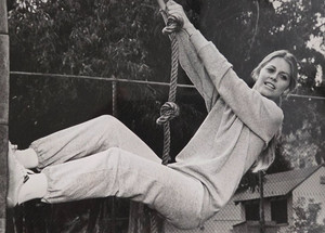 ABC Vintage Original BW 7x9 Press Photo Lindsay Wagner The Bionic Woman 