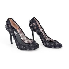 Chanel CC Bead-Embellished Pumps Black Mesh Lace Heels Size 38.5 US 7.5-8