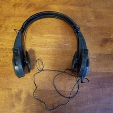 GE General Electric vintage personal AM/FM battery radio stereo headphones.