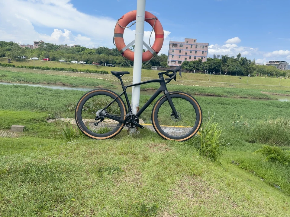 Gravel Bike Frame 700C*47C Full Internal Cable Routing T47 Gravel Bike Frameset - Image 4 of 4