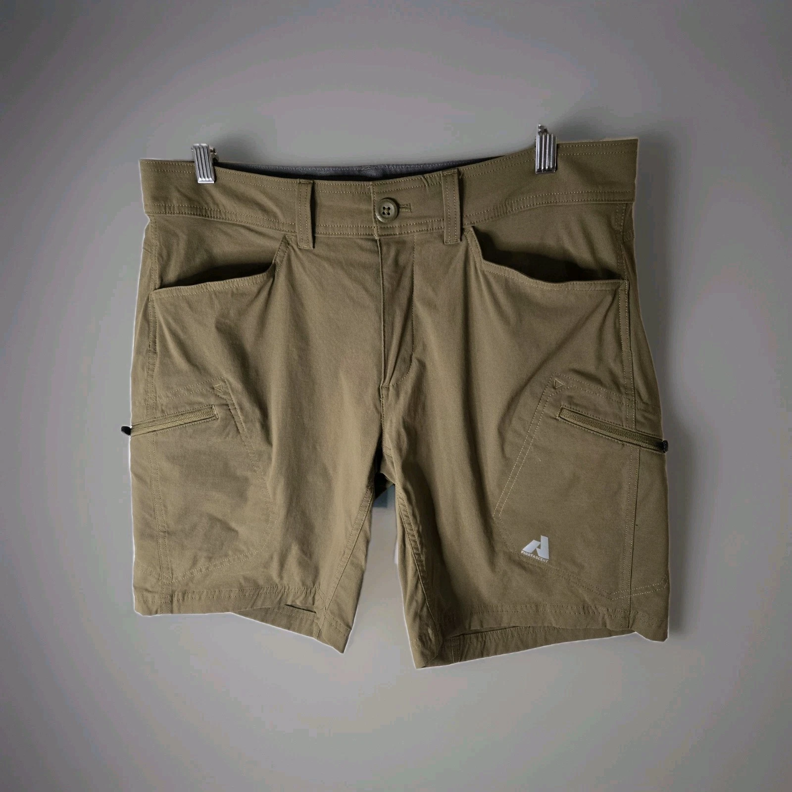 Eddie Bauer First Ascent Guide Pro Shorts Mens Sz 35 fit 36 Hiking Cargo Green