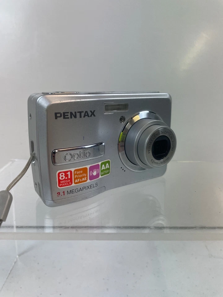 Pentax Optio E40 8.1MP Compact Digital Camera Silver Tested Working NO BATTERIES - Image 2 of 4