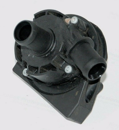 *Original Zusatzwasserpumpe Kühlmittelpumpe 5Q0965567A  VW Polo Cross 6R
