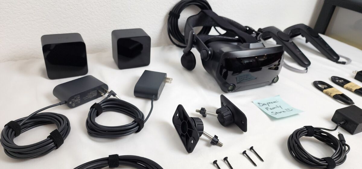 Valve Index PC VR Headset Full Kit w/ 1.0 Base Stations Valve Index PC VR Headset Full Kit w/ 1.0 Base Stations