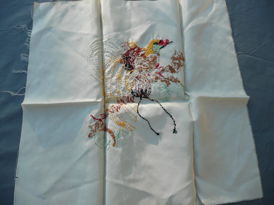 broderies en couleur faite main - Photo 4/4