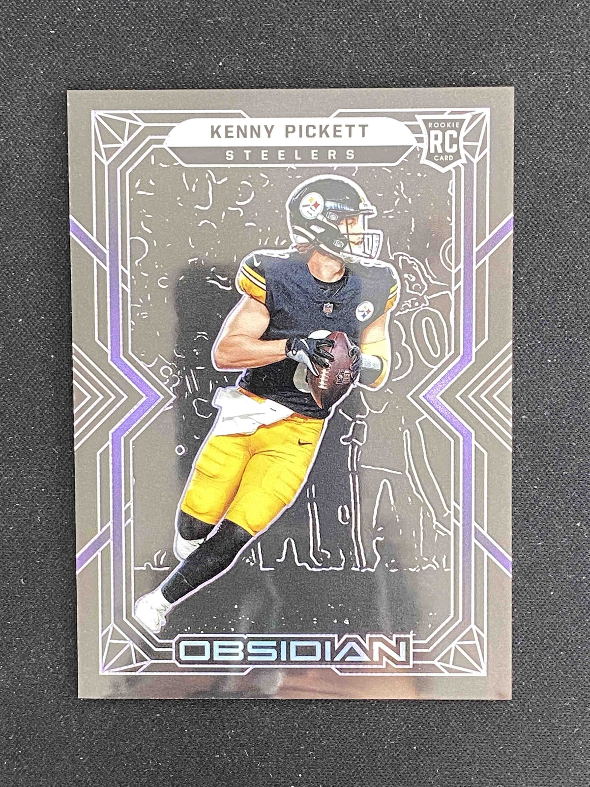 Kenny Pickett 2022 Panini Obsidian Electric Etch Purple 060/100 RC #104