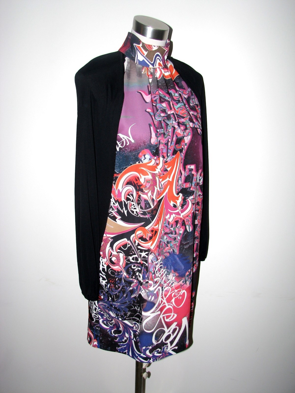Mini Vestido nuevo Con Etiquetas Auténtico VERSACE Graffiti Manga Larga Talla 38 4 Hecho en Italia Mini Vestido nuevo Con Etiquetas Auténtico VERSACE Graffiti Manga Larga Talla 38 4 Hecho en Italia la calidad primero los consumidores primero