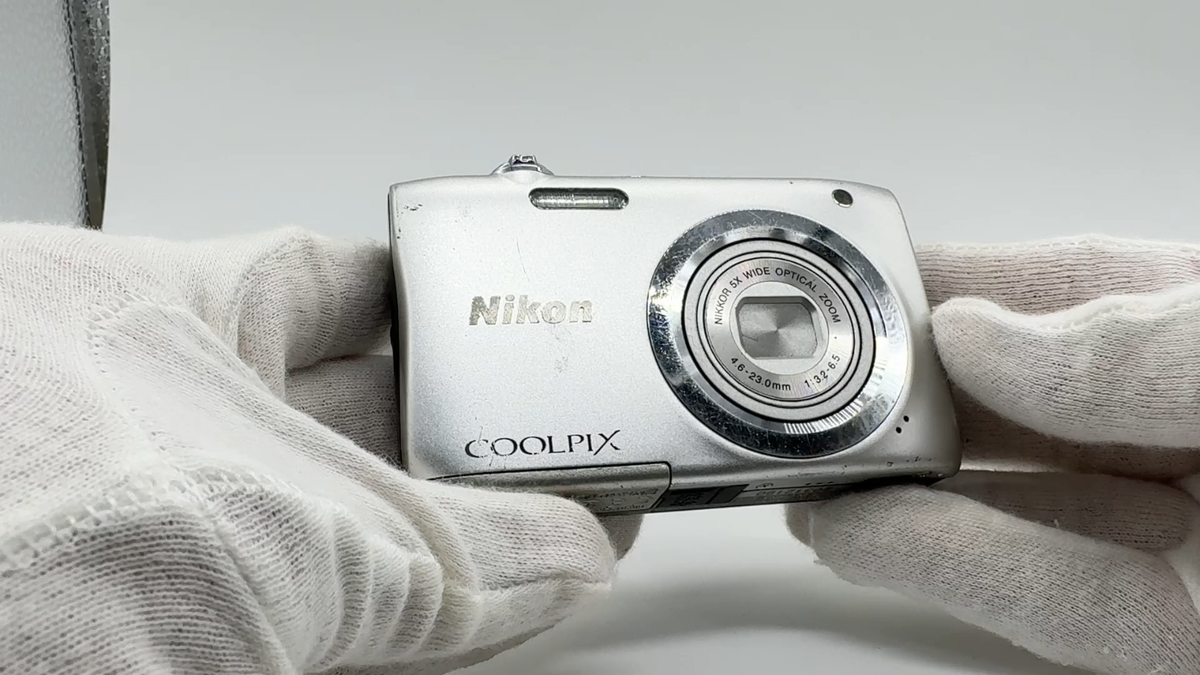 Nikon Coolpix A100 Silver Compact Digital Camera Used Tested from