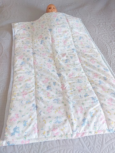 NEW Unique cot blue Quilt sheer sucker & lovely farm yard animals on the back - Picture 8 of 11