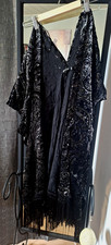 STRADIVARIUS Jacke Cape Abendmode long Überwurf Gr. M 38 schwarz Samt Fransen