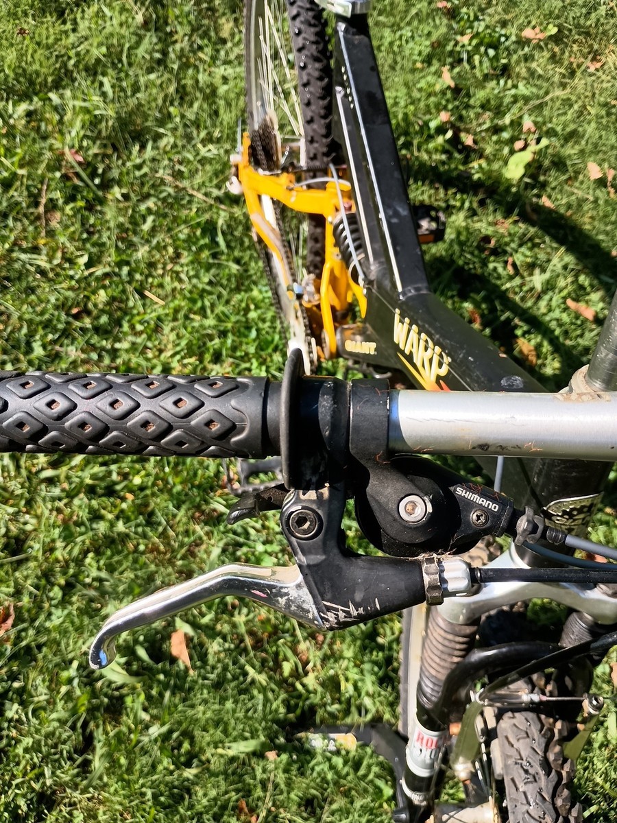 GIANT WARP Mountain Bike - Full Suspension - 18.5