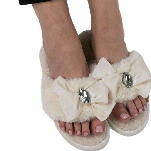 Pretty You London Diana Cream Plush Jeweled Slippers Women's Size S 5-6 NEW - Picture 3 of 3