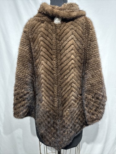 Demi-Buff knitted mink cape/ poncho Lined + Closed Front (118007) - Picture 3 of 3