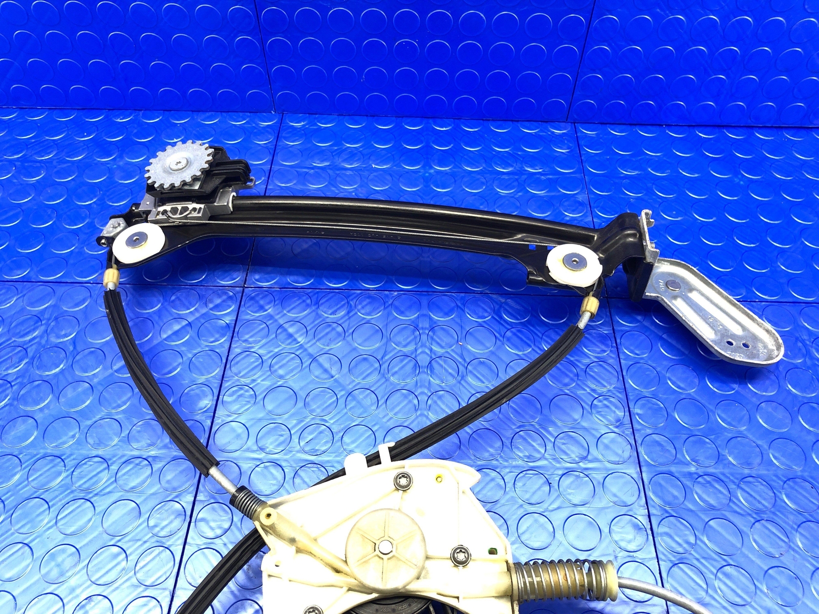 2014-2021 MASERATI QUATTROPORTE REAR LEFT DOOR WINDOW GLASS REGULATOR W/MOTOR