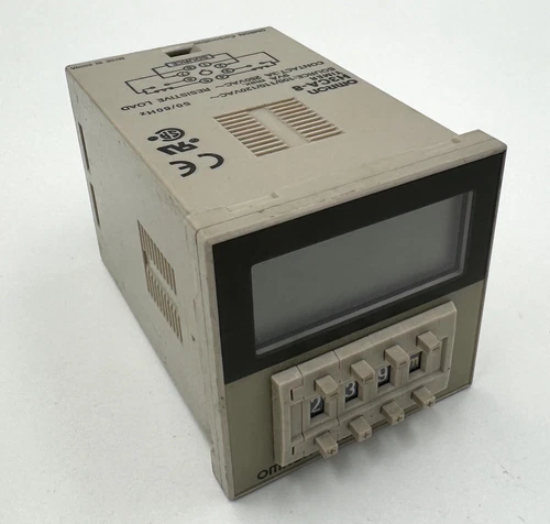 Omron H3CA-8 0.1s to 9990Hr LCD 3-Digit Timer Used