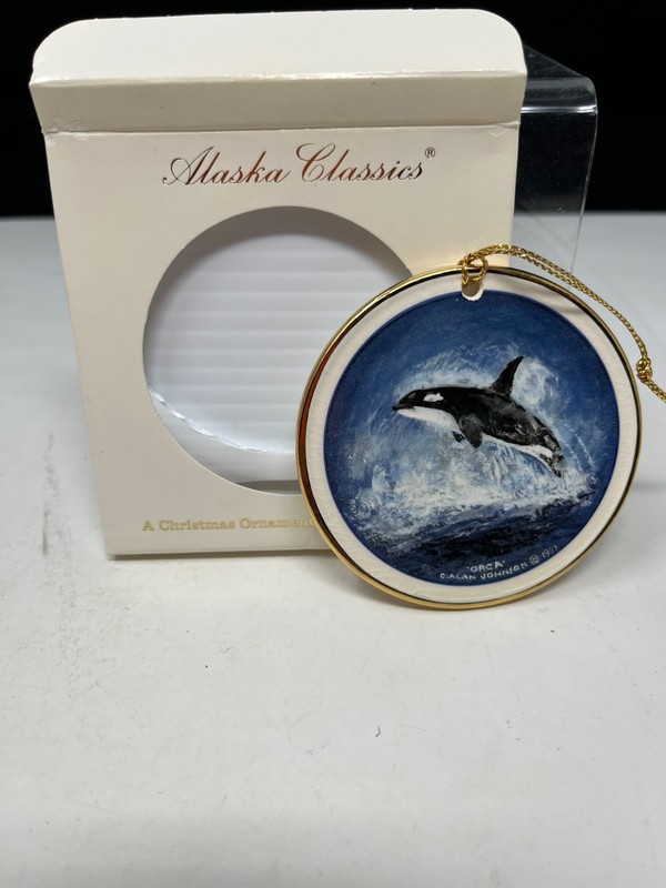 VINTAGE 1993 C ALAN JOHNSON ALASKA CLASSICS ORCA CHRISTMAS ORNAMENT IN BOX WOW!!