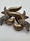 Vintage 1960s Signed Jomaz Gold Tone And Rhinestone Clip-On Earrings — photo 6