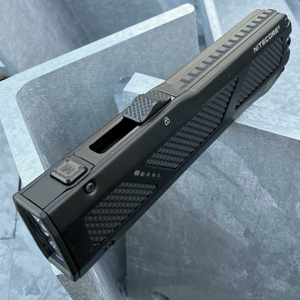 Nitecore EDC17 - Linterna LED con Luz UV y Láser Verde 1500 Lúmenes USB-C - Imagen 3 de 4