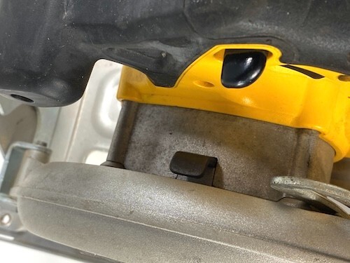 DEWALT DCS393 20V MAX 6-1/2" Cordless Circular Saw - Tool Only - Picture 8 of 13