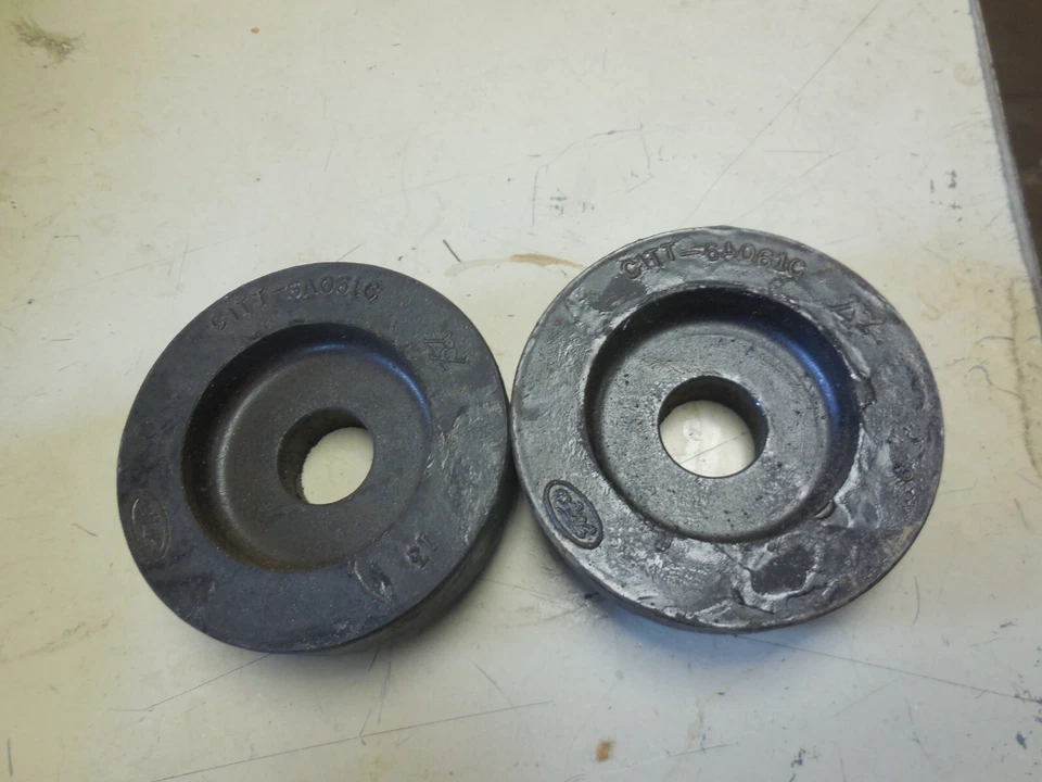 Nuevo de Lote Antiguo Aisladores de Montaje Motor Ford F100 F250 223 262 C1TT-6A061-C Foto 2 de 3