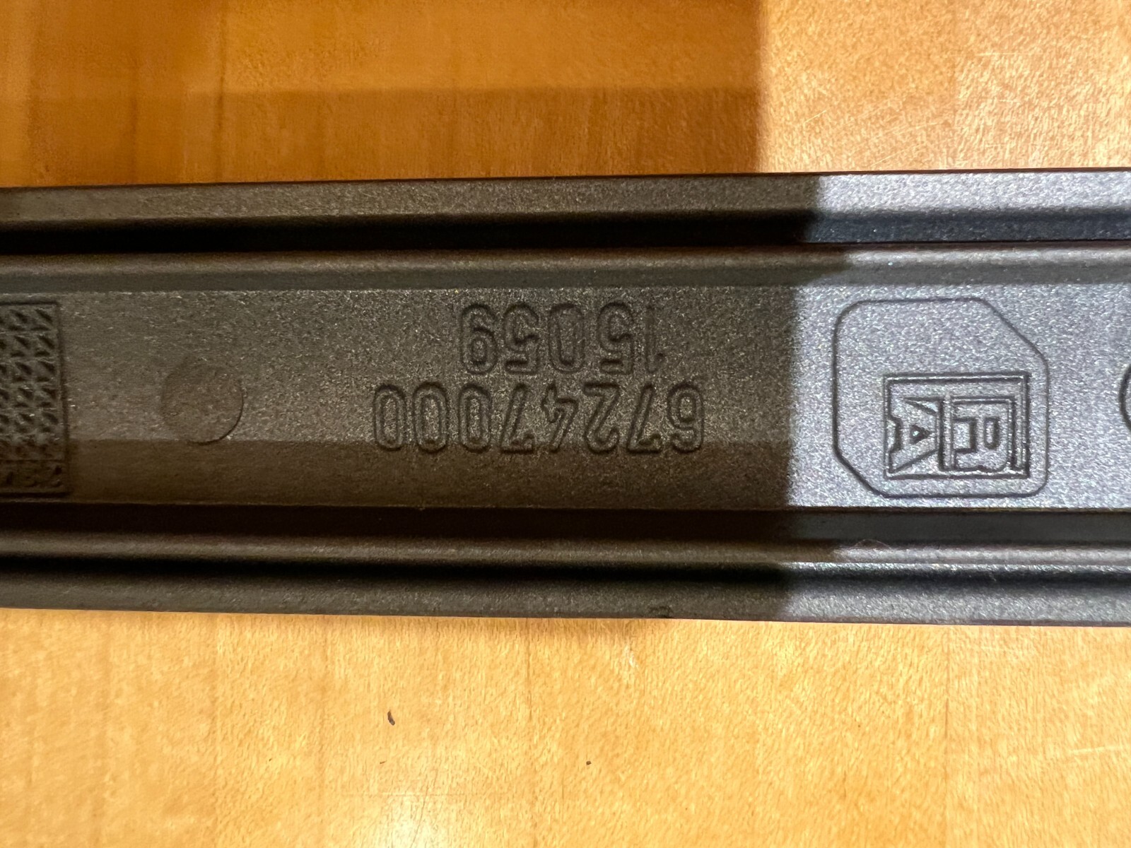 Pair Maserati 4200 Interior Door Moulding Grey LH & RH P/N 67247327 & 67247027