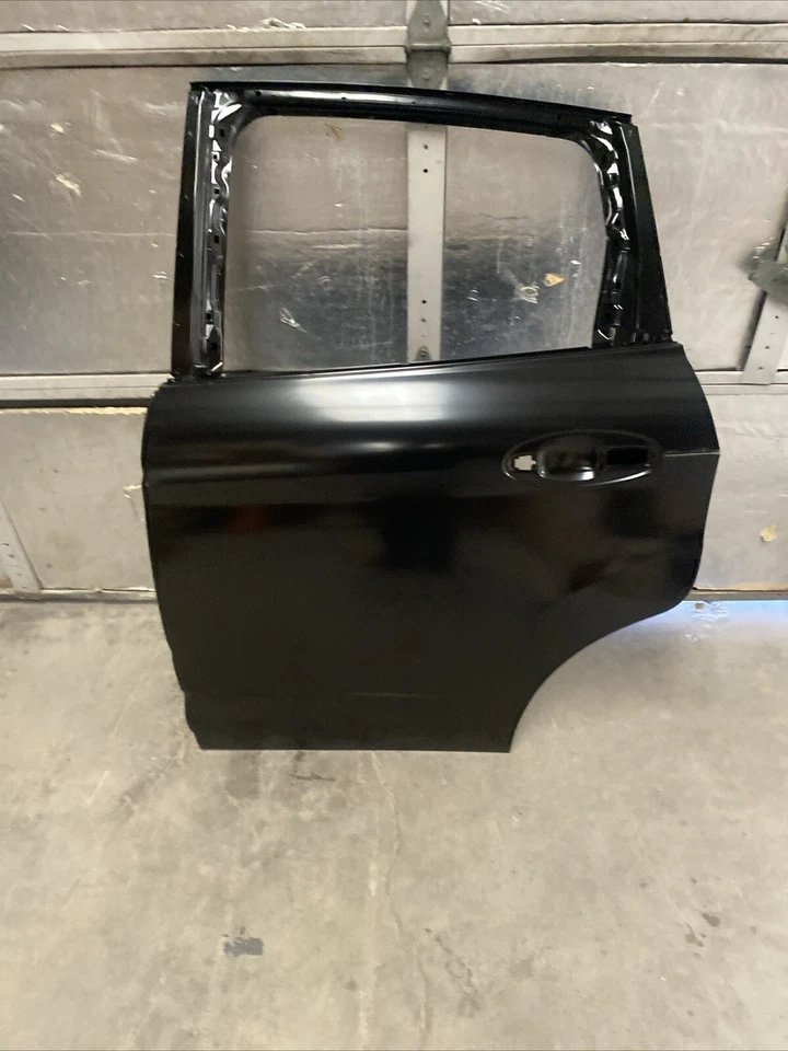 Conjunto de puerta trasera Ford DM5Z-5824631-B 2013-2018 Ford C-Max Foto 2 de 4