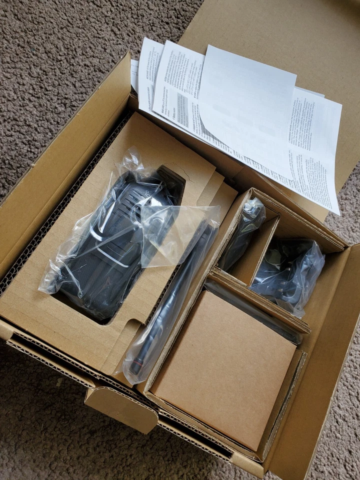 ICOM IC- F2000 UHF 4W two way radios two pack - Image 2 of 4