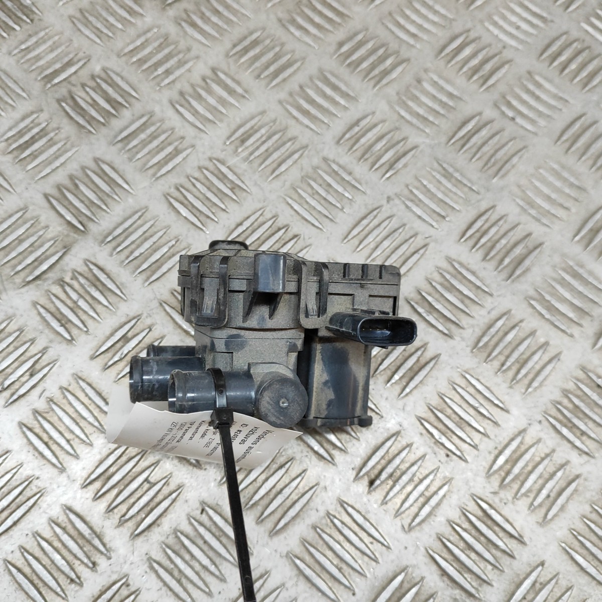 TOYOTA RAV 4 XA50 Water Cooler Valve 113740-1600 2.5 Hybrid 225kw