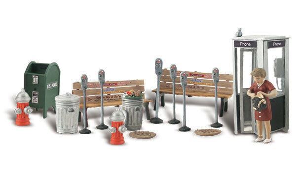 O Scale Street accessories (1) One Woman Woodland scenics A2764