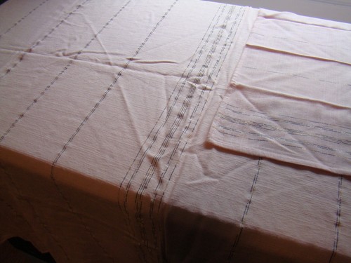 Vintage Linen pink tablecloths and 8 napkins black, gold, and silver threaded pa - Picture 2 of 5