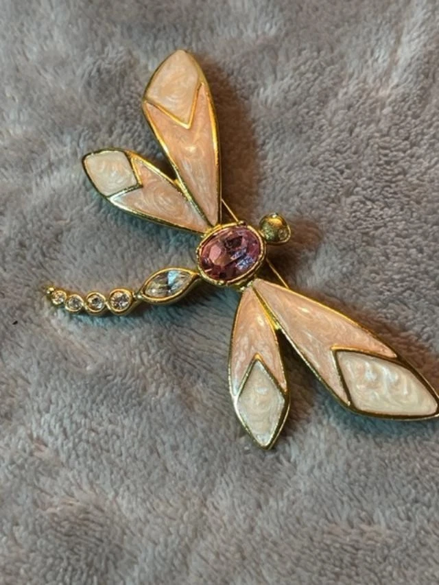 Signed KJL Avon  Dragonfly Brooch Pin w Sparkly Swarovski Stones & Gold Trim - Image 2 of 4