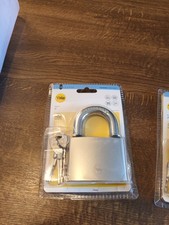 Yale 70mm Padlock Y112/70/137/1 3 Keys New Hardened Shackle
