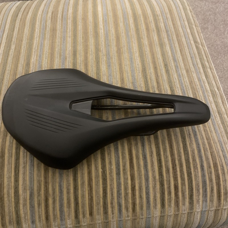 FIZIK VENTO ARGO R3 - 150MM - KIUM Saddle Black