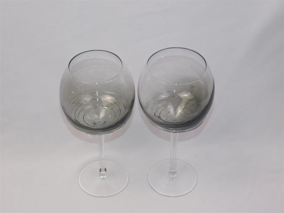 2 copas de vino globo SMOKE GLASS SWIRL de Mikasa 9" Foto 3 de 4